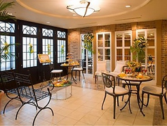 ル アーブル Le Havre 市場前駅ランチ